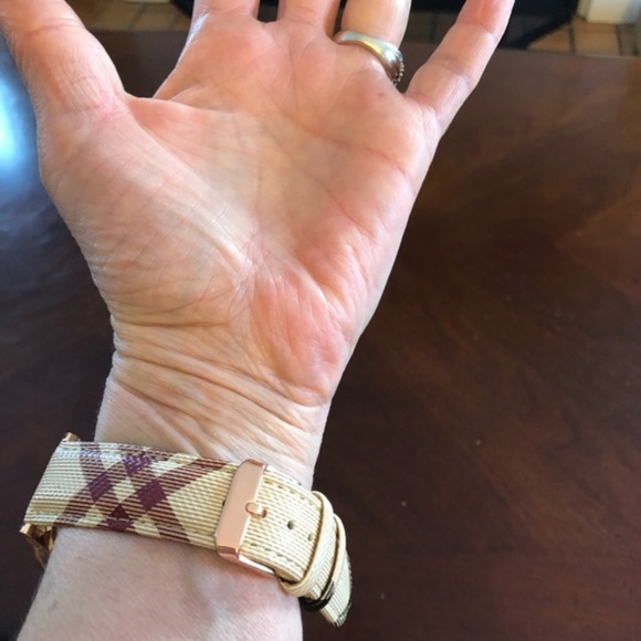 checked Watch - Picture 5 of 5